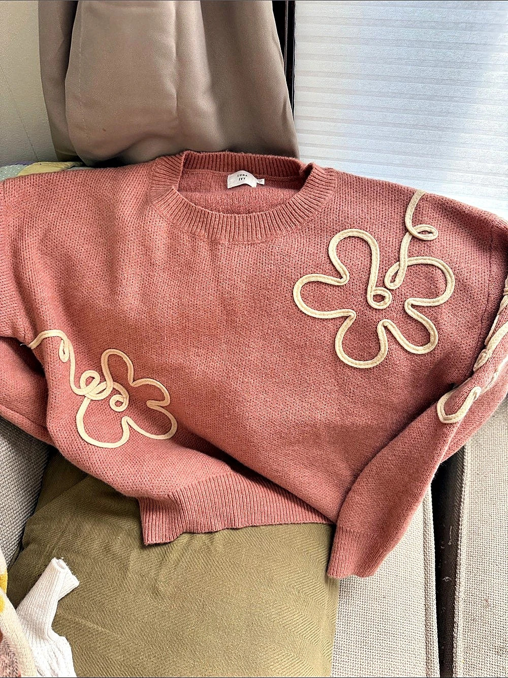 LUNA IVY Dusty Rose 3D Floral Applique Knit Sweater Embroidered Crewneck Sweater
